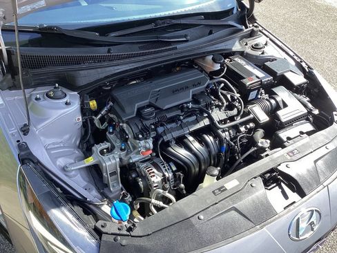 Used 2023 Hyundai Elantra SE FWD image 21