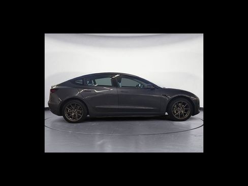 Used 2022 Tesla Model 3 Long Range AWD/4WD image 7