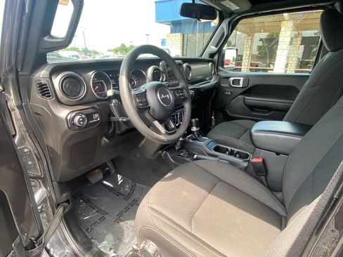 Used 2023 Jeep Gladiator Sport AWD/4WD image 20