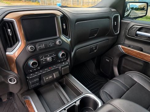 Used 2021 Chevrolet Silverado 1500 High Country w/ Technology Package AWD/4WD image 15