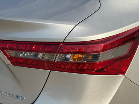 Used 2016 Toyota Avalon Limited FWD image 50