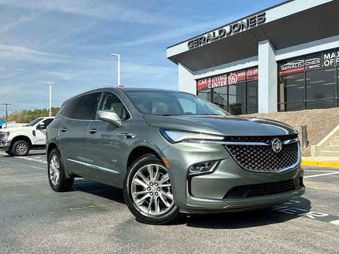 Used 2023 Buick Enclave Avenir w/ Avenir Technology Package FWD image 1