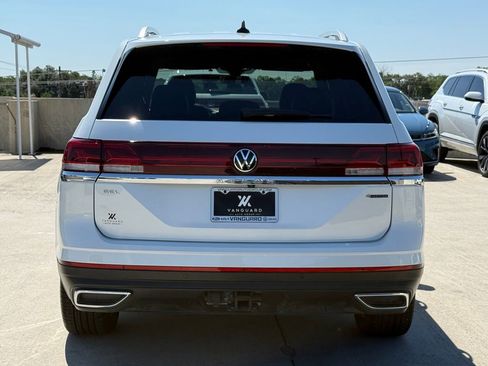 Used 2024 Volkswagen Atlas SEL AWD/4WD image 8