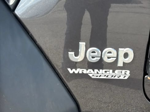 Used 2020 Jeep Wrangler Sport AWD/4WD image 12