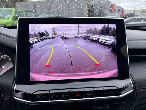 Used 2024 Jeep Compass Trailhawk image 25