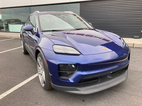 Used 2024 Porsche Macan 4 Electric image 19