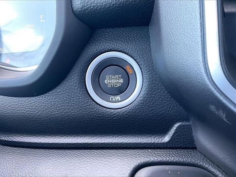 New 2026 RAM 1500 4x4 Crew Cab image 18