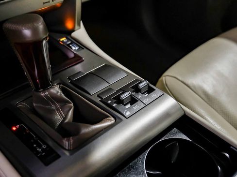 Used 2017 Lexus GX 460 Premium AWD/4WD image 34
