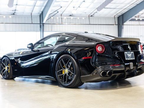 Used 2015 Ferrari F12 Berlinetta RWD image 4