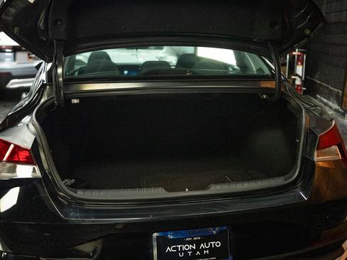 Used 2023 Hyundai Elantra SEL w/ Convenience Package FWD image 7