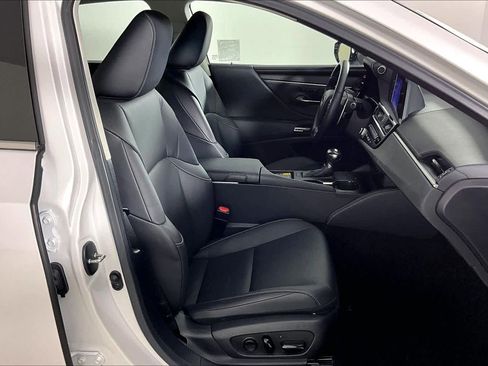 Used 2025 Lexus ES 350 w/ Premium Package image 8