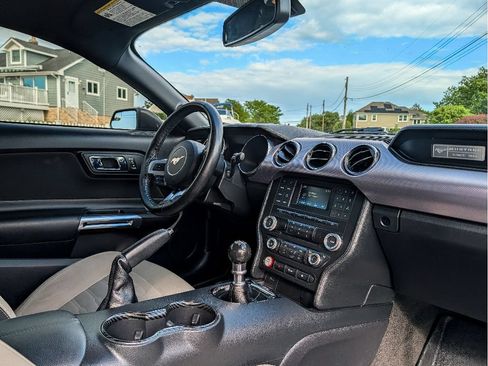 Used 2016 Ford Mustang GT RWD image 29