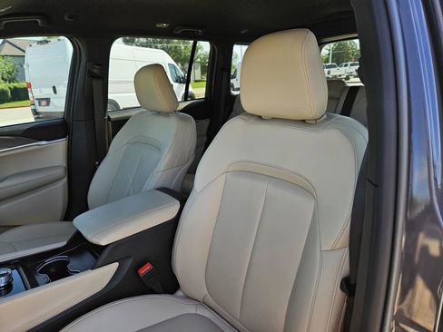 Used 2025 Jeep Grand Cherokee Limited RWD image 14