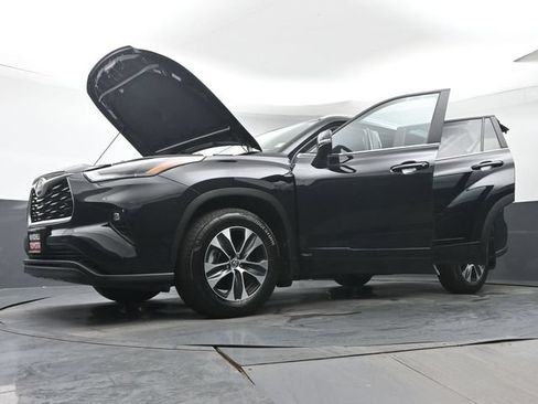 Certified 2026 Toyota Highlander XLE w/ Protection Package #3 (TMS) AWD/4WD image 51