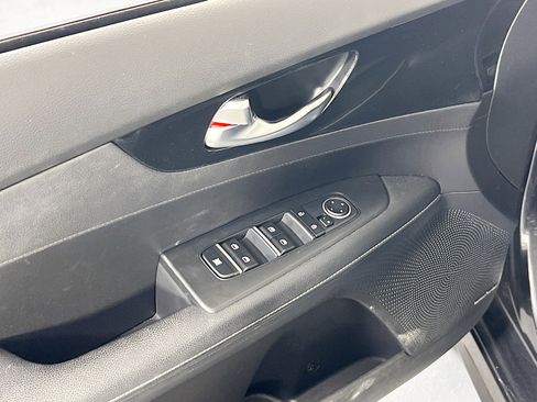 Used 2022 Kia Forte GT-Line w/ GT-Line Premium Package image 18