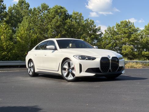 Used 2023 BMW i4 eDrive40 w/ Premium Package RWD image 2