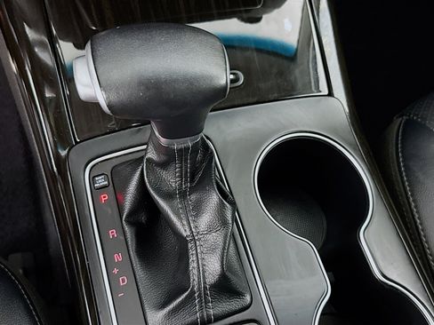 Used 2020 Kia Sorento EX image 19