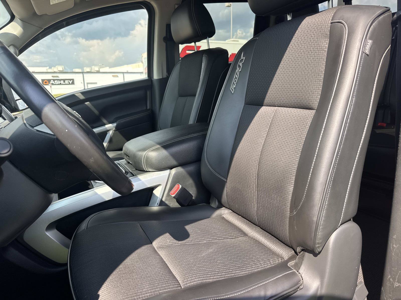 Used 2017 Nissan Titan PRO-4X AWD/4WD image 15