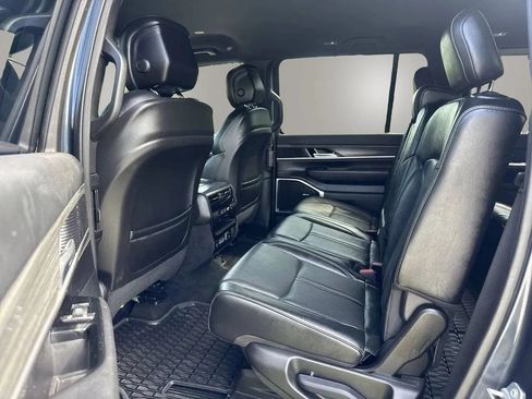 Used 2023 Jeep Wagoneer Series III w/ Preferred Equipment Group AWD/4WD image 22