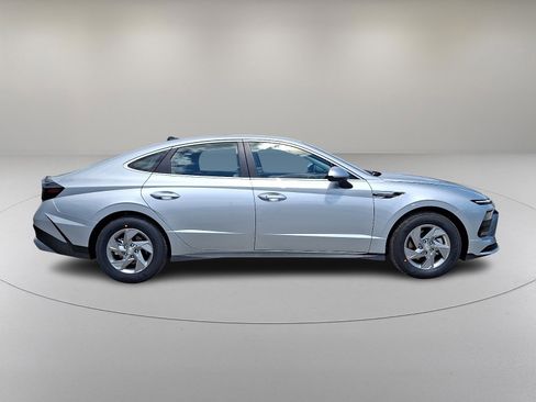 New 2026 Hyundai Sonata SE FWD image 8