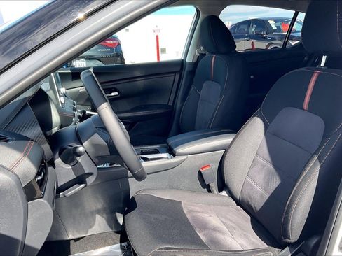 Used 2025 Nissan Sentra SR w/ Midnight Edition FWD image 23