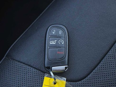 Used 2019 Jeep Cherokee Limited AWD/4WD image 28