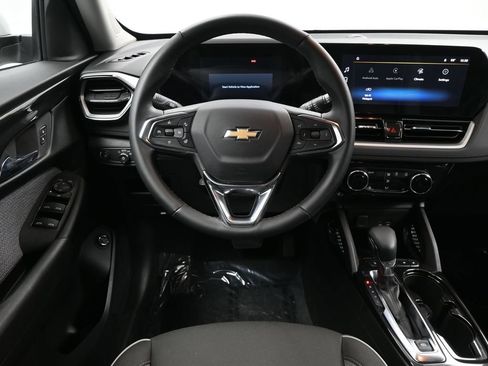 New 2025 Chevrolet TrailBlazer LT w/ Convenience Package FWD image 23