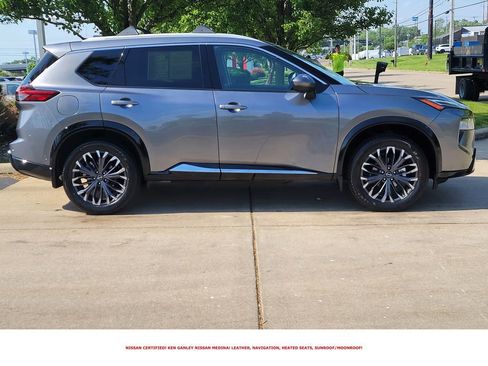 Certified 2026 Nissan Rogue Platinum w/ Platinum Premium Package AWD/4WD image 2