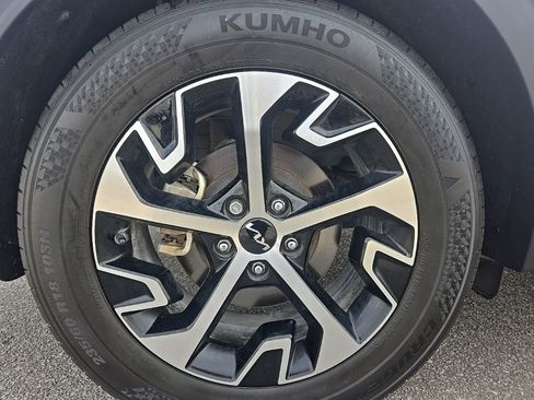 Used 2024 Kia Sportage EX image 11