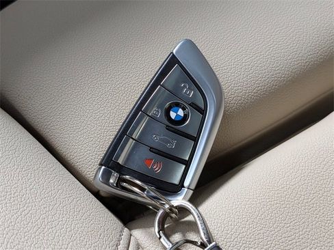 Used 2018 BMW 530i xDrive image 22