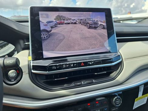 New 2026 Jeep Compass Limited image 20