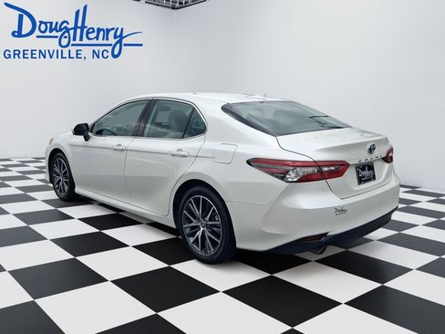 Used 2023 Toyota Camry XLE FWD image 3