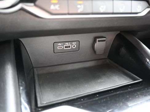 Used 2024 Nissan Altima 2.5 SV FWD image 25