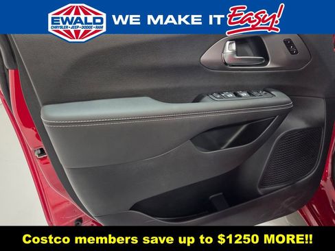 New 2026 Chrysler Pacifica Select FWD image 10