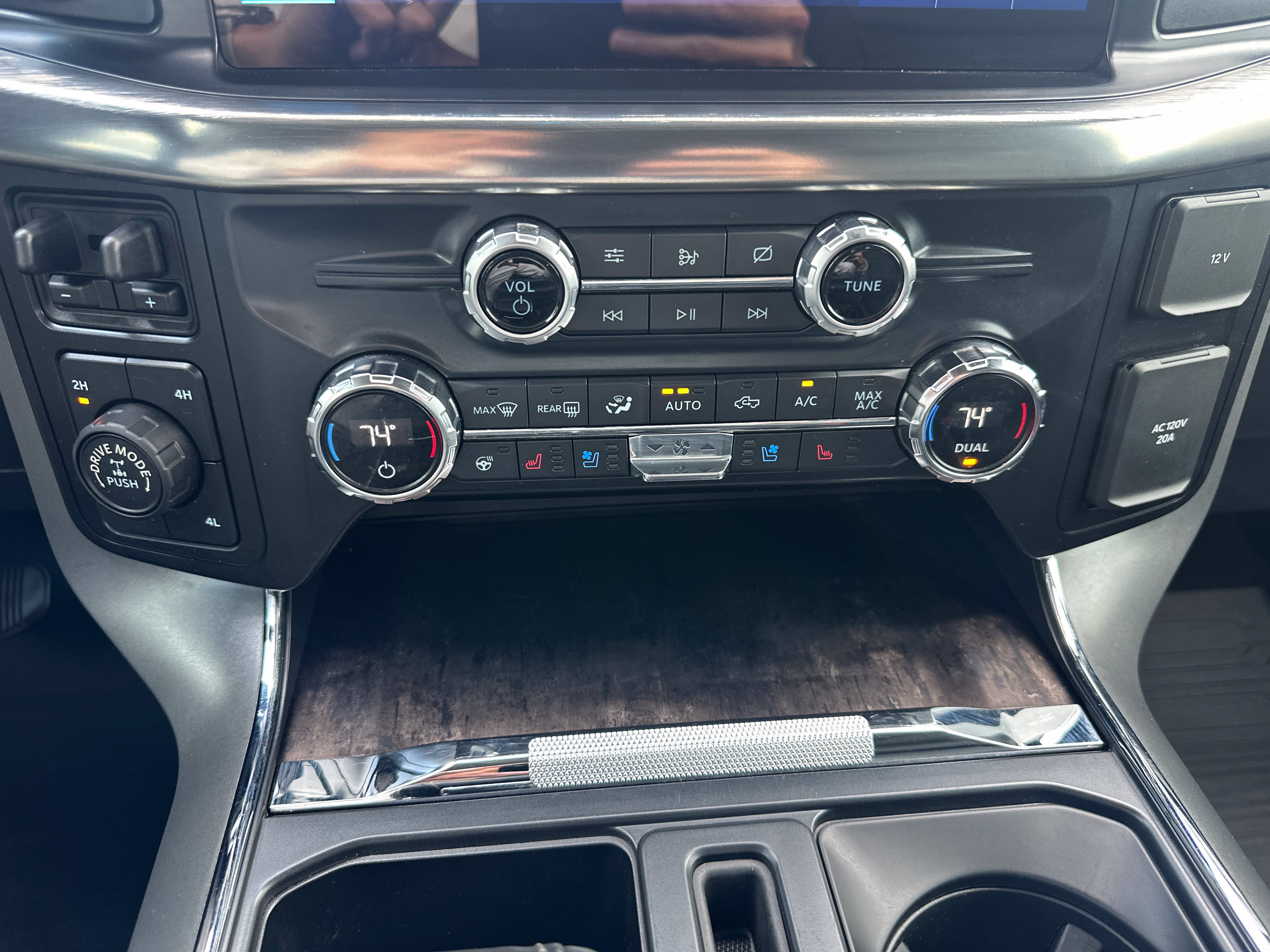 Used 2021 Ford F150 Lariat w/ Equipment Group 502A High AWD/4WD image 14