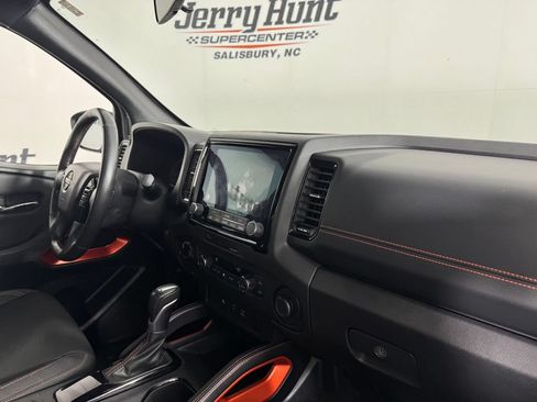 Used 2024 Nissan Frontier PRO-4X w/ Technology Package AWD/4WD image 34
