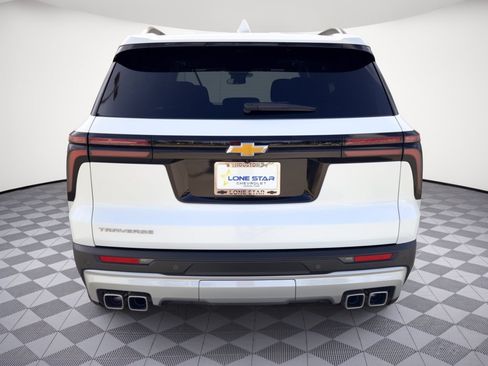 Certified 2025 Chevrolet Traverse LT w/ Sun and Wheel Package FWD image 11