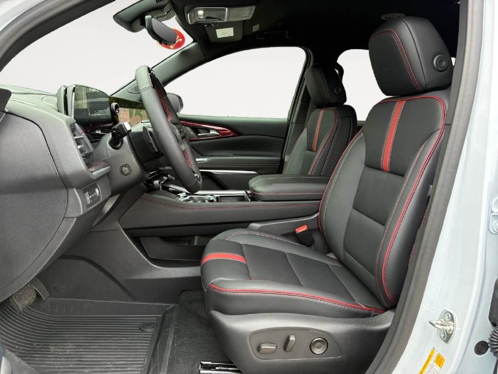 New 2027 Chevrolet Traverse RS w/ LPO, Floor Liner Package AWD/4WD image 9
