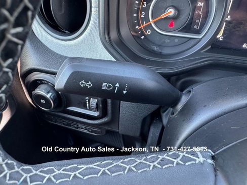 Used 2025 Jeep Wrangler Sport image 43