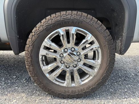 Used 2024 GMC Sierra 2500 SLE w/ SLE Value Package AWD/4WD image 7