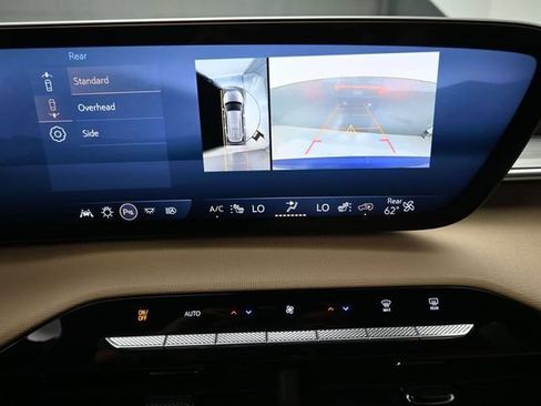Used 2025 Buick Enclave Preferred FWD image 3