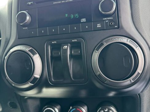 Used 2012 Jeep Wrangler Sport AWD/4WD image 16