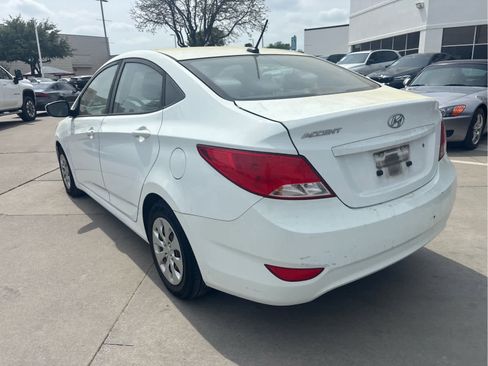 Used 2016 Hyundai Accent SE image 2