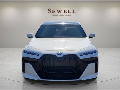 New 2026 BMW i7 xDrive60 AWD/4WD image 8
