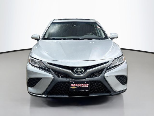 Used 2019 Toyota Camry SE FWD image 3