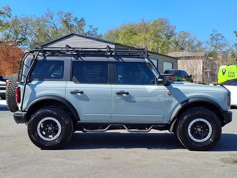 Used 2023 Ford Bronco Badlands w/ Sasquatch Package image 8