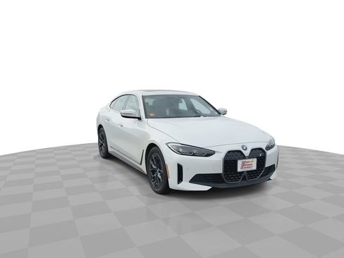 Used 2024 BMW i4 xDrive40i image 3