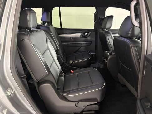 Used 2025 Buick Enclave Preferred FWD image 41