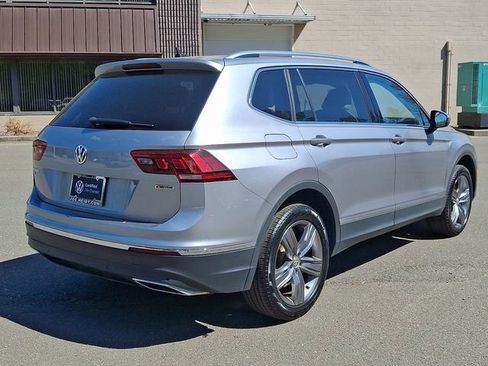 Used 2020 Volkswagen Tiguan SEL AWD/4WD image 11
