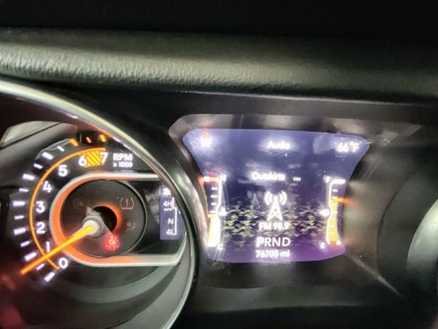 Used 2020 Jeep Wrangler Unlimited Sahara image 12